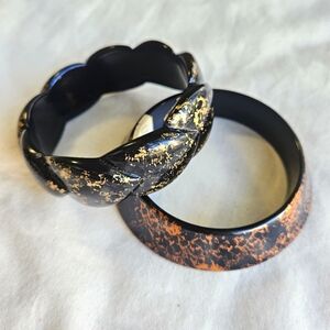 Pair VTG bangle bracelets speckled metallic by Van Allen